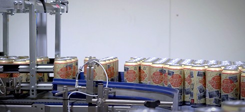 Kompletna linia rozlewu piwa w puszki z wydajnością 15000 puszek na godzinę w Chorwacji
