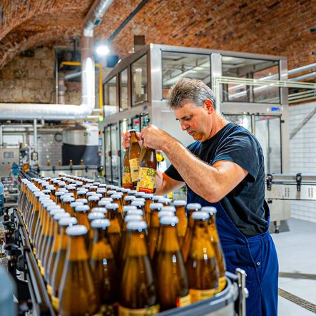 automatic-can-filling-machines-for-craft-beer-canning