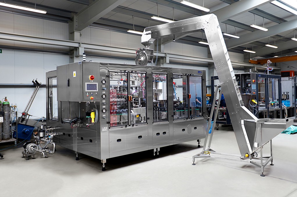 Packaging equipment for beverage industry